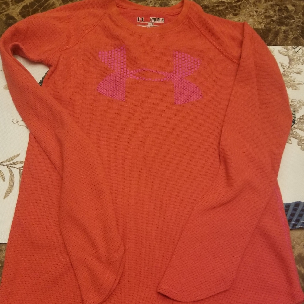 **SOLD***Girls Under Armour long sleeve